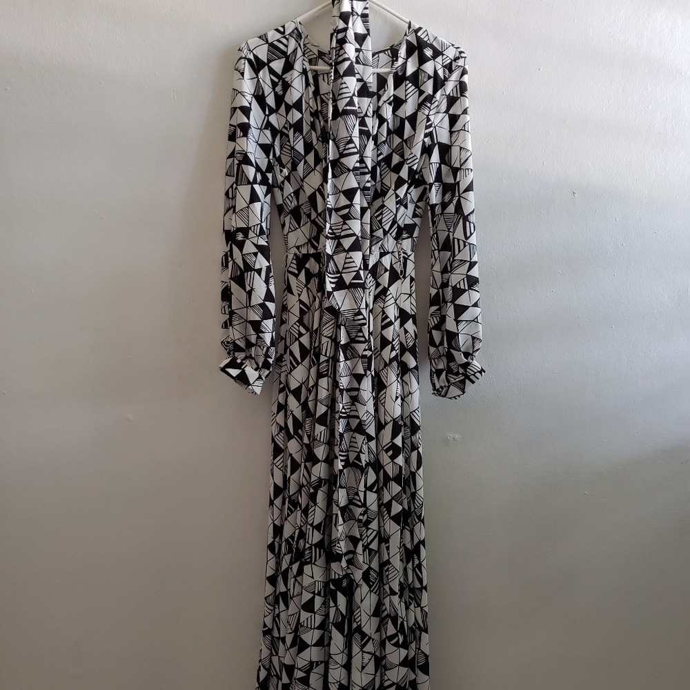 Dress - Picture 2 of 2